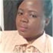 Französischerin Tutorin, die alle Schülern(innen) unterstützen will