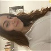 Studentessa offre ripetizioni di italiano a stranieri