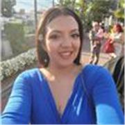 Profesora de Primaria y de Lengua Castellana y Literatura. Graduada en Derecho.