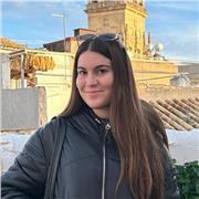 Graduada en la carrera de magisterio Primaria