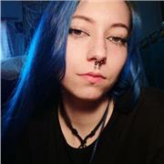 Profesora de arte en modalidades de diseño, pintura, dibujo e ilustración digital y tradicional