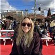 Maestra de Educación Primaria con gran vocación en la enseñanza y en una atención personalizada a cada peque.