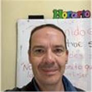 Profesor con experiencia en el acompañamiento a estudiantes con dificultades de aprendizaje