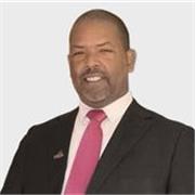 Maestro con dominio amplio del idioma español