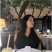 Hola! Mi nombre es Eva. Soy pianista profesional graduada de la Universidad Nacional de Música del Perú (UNM)