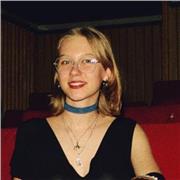 Erfahrene Schülerin der 12. Klasse, die Nachhilfe für Englisch anbietet