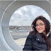 Studentessa universitaria disponibile per aiuto compiti da scuola primaria a secondaria di secondo grado