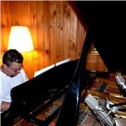 Especialidad en Música Popular para todas las personas que quieran adentrarse en el mundo de la música a través del piano.