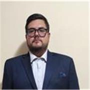 Maestro de apoyo escolar en computación y matemáticas