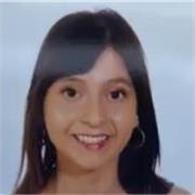 Maestra especializada en Inglés, con 5 años de experiencia y C1 acreditado