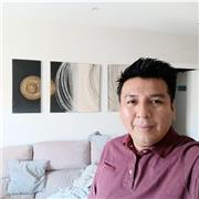 Profesor imparte clases de matemática, física y quimica