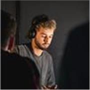 I give lessons in music production using Logic Pro and offer starter packs