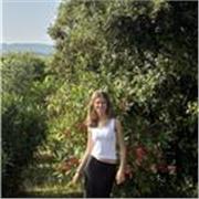 Mia, 19 Jahre alt. - Abitur Medizinstudium - Erfahrung in Latein & Mathe Nachhilfe geben - biete 1.-13. Klasse an