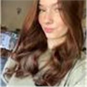 Native English tutor that offers private lessons with proficient skills in English, achieving a grade 8 in English GCSE.