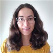 Maestra de primaria con idiomas da clases de apoyo en inglés
