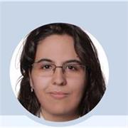 Graduado en Biología y con dominio alto de inglés, además de conocimiento en artes plásticas.
