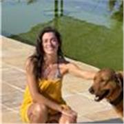 Profesora titulada de idiomas (español para extranjeros y francés) con 2 años de experiencia. 