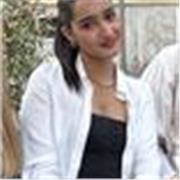 Studentessa universitaria, diplomata con 100 presso il Liceo classico