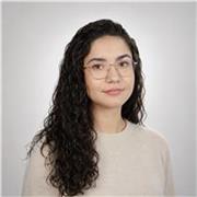 Profesora titulada en bioquímica con ganas de impartir y hacer llegar la ciencia a todo el mundo. 