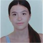 Soy una chica de 19 años, responsable, paciente y comprometida, dispuesta a dar clases a sus hijos y ayudarles a mejorar.
