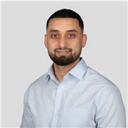 LSE graduate (BSc Mathematics, Statistics and Business). I work in the AI & Data industry, as a software engineer.