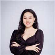 Madrelingua cinese con un anno di esperienza nell'insegnamento, offre lezioni individuali o di gruppo di cinese o italiano e canto