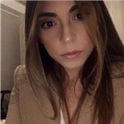 Insegnante di inglese/francese con 4 anni di esperienza, offre lezioni private per ragazzi e adulti a Torino o online.