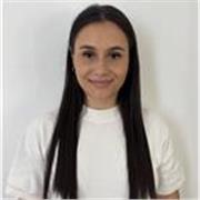 Profesora graduada en Lengua castellana y literatura especialmente para ESO y bachillerato 