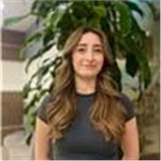 English tutor who teaches the language naturally with conversation and grammar