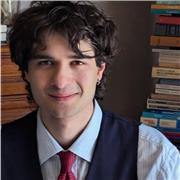 Insegno italiano a persone di tutte le età 👩🎓👨🎓.
Sono disponibile per lezioni online, e se preferisci, a volte anche in pres