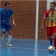 Monitor y entrenador de fútbol y fútbol sala