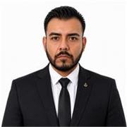 Profesor de filosofia imparte a jovenes