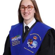 Biotecnóloga y profesora de Biología desde primaria hasta bachillerato