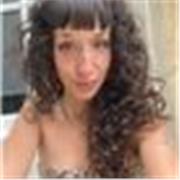 Hola! Soy Eva, estudiante de psicología y amante de las matemáticas y la música.