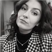 Studentessa per aiuto compiti di Storia