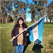 professionnel de la culture fait don de cours de soutien en espagnol pour différents niveaux