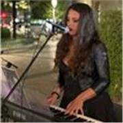 Laureanda in Tecniche di laboratorio Biomedico e pianista in un gruppo musicale offro lezioni di pianoforte ai principianti/apprendisti
