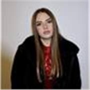 Soy muy amable y educada. Me encantaría impartir clases de manualidades y pintura de navidad a niños de 3 a 10 años.