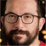 Formatore in educazione finanziaria offre lezioni pratiche e personalizzate per giovani e adulti, anche online