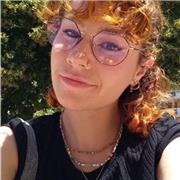 Tutrice pour l'aide et le soutien scolaire d'élèves au collège en français, maths et anglais