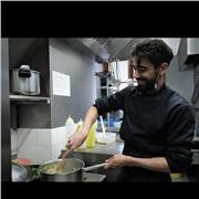 Professeur de cuisine avec 10 ans d’expérience dans la restauration.