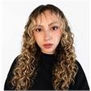 Instructora de pilates, clases dinámicas y amenas para todos los niveles, enfocadas en mejorar tu fuerza, postura y bienestar.