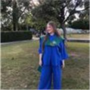 Soy una profesora cercana y motivadora. Doy clases a niños y adolescentes, principalmente de inglés y apoyo general.