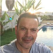 Periodista experto en comunicación estratégica ofrece clases y orientación en comunicación efectiva y redacción para emprendedores en Santiago y regiones