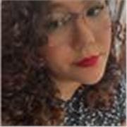 Professora de Língua Portuguesa, Redação e Literatura com foco em vestibulares e reforço escolar