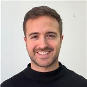 Profesor titulado en dibujo técnico, artístico y color, con más de 5 años de experiencia dando clases en institutos.