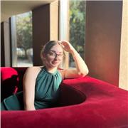 Estudiante de magisterio, con experiencia en el trato de niños desde 0 a 12 años. Muy implicada y cercana.