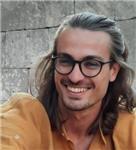 Tomás