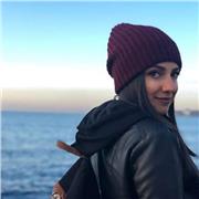 Experienced multilingual tutor offering flexible online English lessons from Berlin.