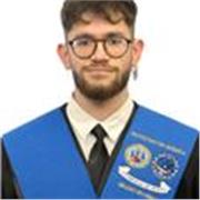 Profesor de física, matemáticas e Inglés, graduado en física y estudiante de Seguridad Nuclear, nivel C1 en inglés